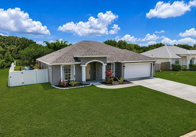 2nd image of 5904 33rd Dr E, Palmetto, FL 34221 | MLS# A4703339