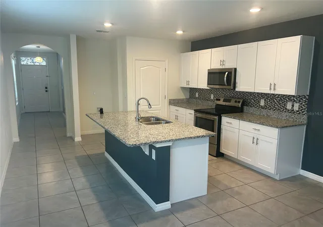 2nd image of 462 Liu Ln, Deland, FL 32724 | MLS# V4950798