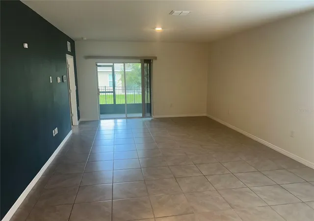 3rd image of 462 Liu Ln, Deland, FL 32724 | MLS# V4950798