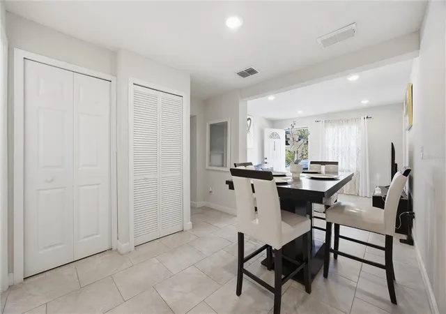 4th image of 2350 Valley Dr, Apopka, FL 32703 | MLS# O6434601