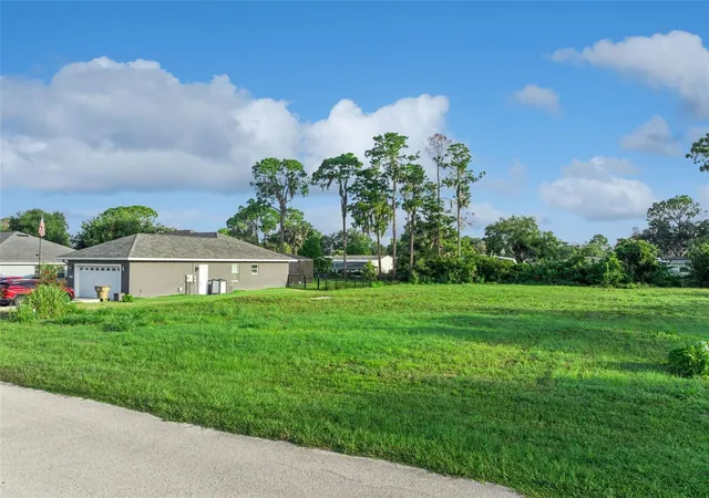 3rd image of 12045 Eagle Point Ct, Leesburg, FL 34788 | MLS# O6434605
