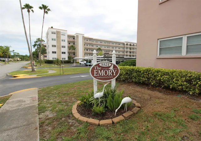 1st image of 5521 80th St N #506, Saint Petersburg, FL 33709 | MLS# TB8540050