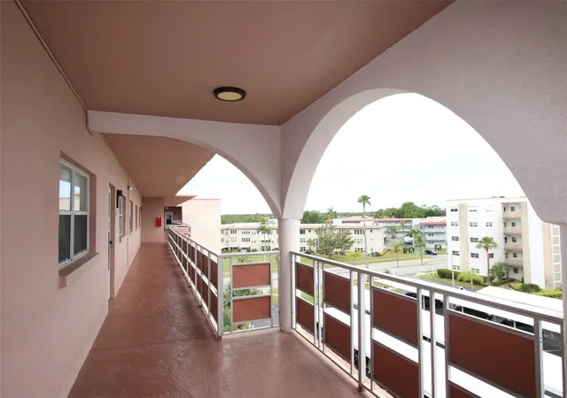 2nd image of 5521 80th St N #506, Saint Petersburg, FL 33709 | MLS# TB8540050
