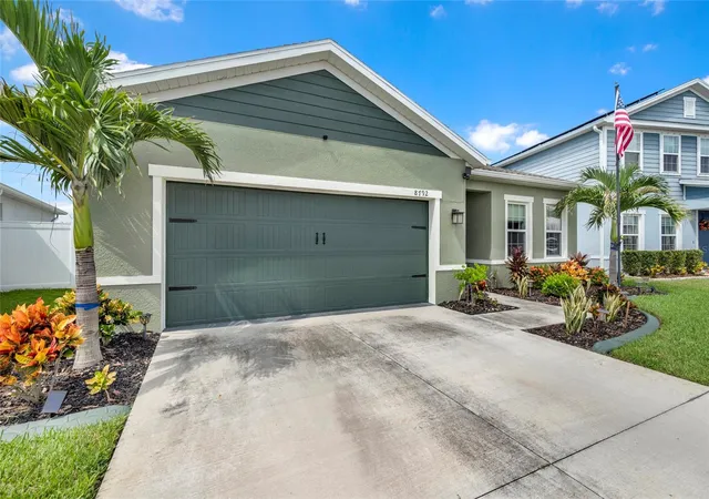 Photo 4 of Single family home for sale at 8792 Prairie Crk Dr, New Port Richey, FL 34655 | MLS# TB8540054 | Listing updated on 2026-08-19