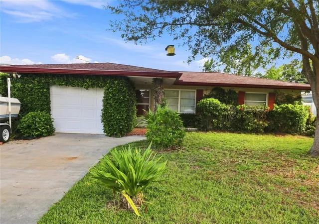 2nd image of 1070 6th Ave Ne, Largo, FL 33770 | MLS# TB8540056