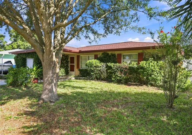 3rd image of 1070 6Th Ave Ne, Largo, FL 33770 | MLS# TB8540056