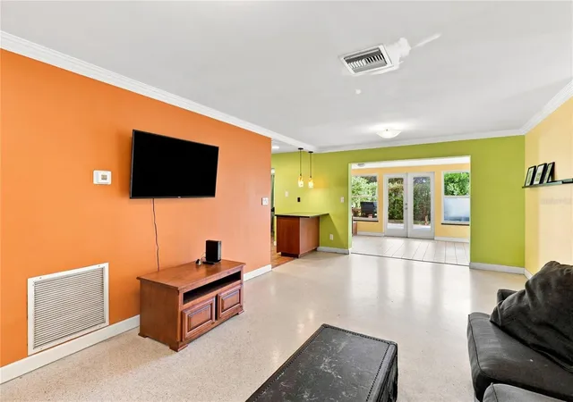 4th image of 1070 6Th Ave Ne, Largo, FL 33770 | MLS# TB8540056