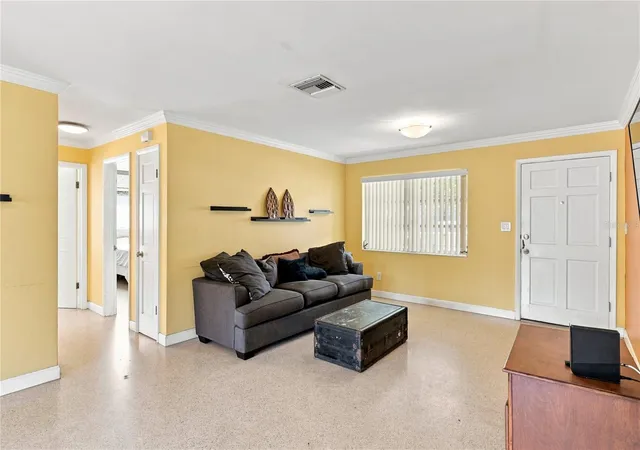 5th image of 1070 6Th Ave Ne, Largo, FL 33770 | MLS# TB8540056