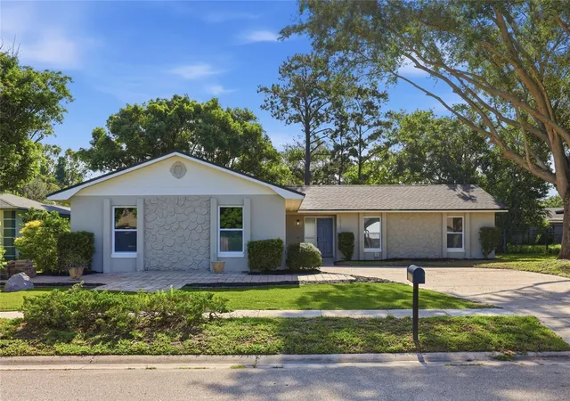 2nd image of 1011 Manchester Cir, Winter Park, FL 32792 | MLS# O6434614