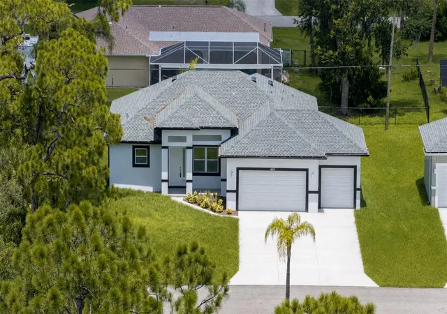 3rd image of 18374 Elgin Ave, Port Charlotte, FL 33948 | MLS# A4703347