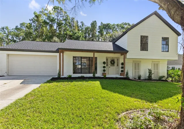 Photo 3 of Single family home for sale at 3720 Murray Dale Dr, Valrico, FL 33596 | MLS# O6434626 | Listing updated on 2026-09-02