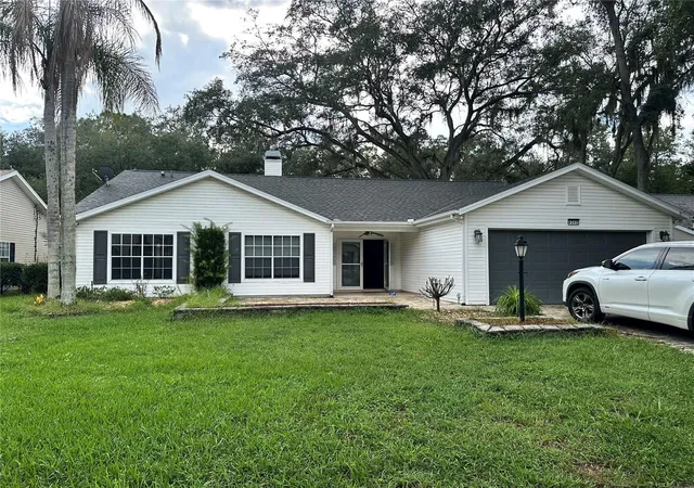1st image of 4242 Leafway Cir, Leesburg, FL 34748 | MLS# A4703350