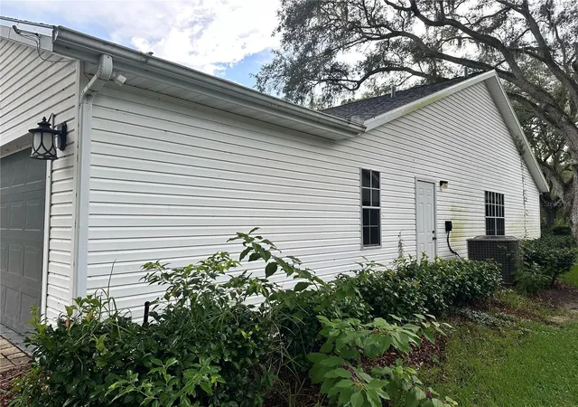 2nd image of 4242 Leafway Cir, Leesburg, FL 34748 | MLS# A4703350