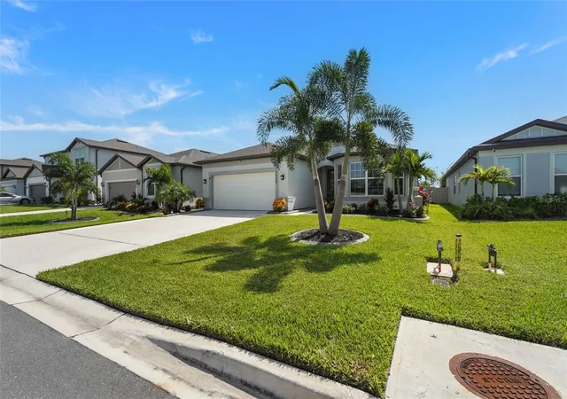 Photo 4 of Single family home for sale at 2930 61st Drive E, Ellenton, FL 34222 | MLS# A4703354 | Listing updated on 2026-10-09