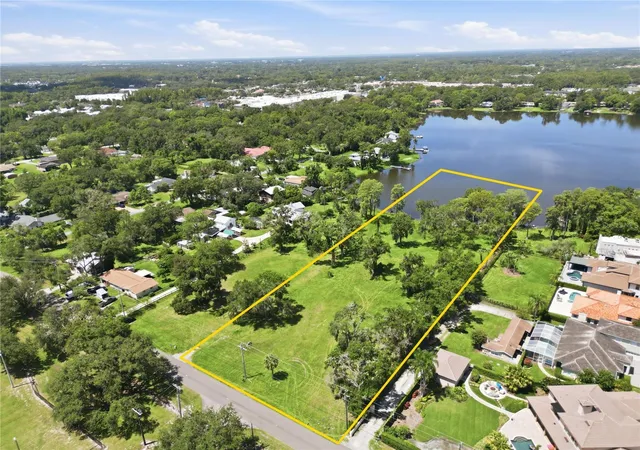 5th image of 13416 N Lincoln Ave, Tampa, FL 33618 | MLS# TB8540092