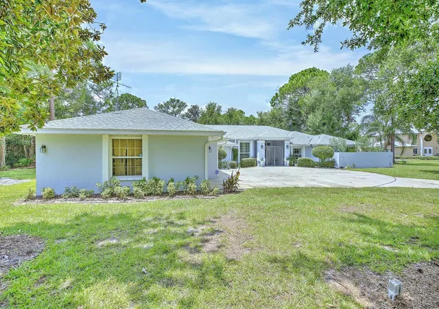 1st image of 2307 Fairway Ln, Sebring, FL 33872 | MLS# L4964394