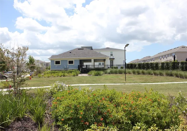 3rd image of 1099 Lakeshore Breeze Pl Pl, Kissimmee, FL 34747 | MLS# G5116621