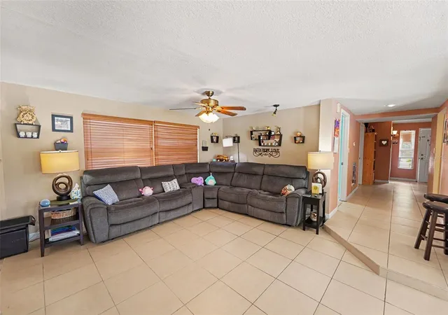 2nd image of 9537 Crestview St, Seminole, FL 33772 | MLS# TB8540144