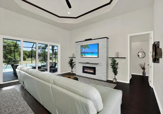 Photo 4 of Single family home for sale at 690 Sudbrook Ln, Spring Hill, FL 34609 | MLS# W7888706 | Listing updated on 2026-08-24