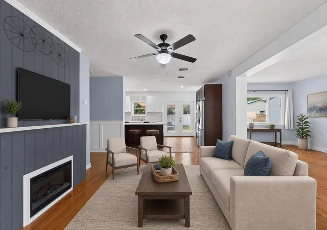 Photo 4 of Single family home for sale at 215 S Elm Rd, Lakeland, FL 33801 | MLS# TB8540153 | Listing updated on 2026-09-03