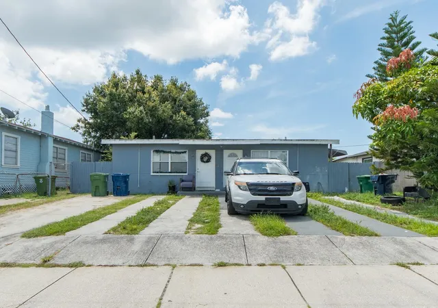 1st image of 2532 W Walnut St, Tampa, FL 33607 | MLS# TB8540156