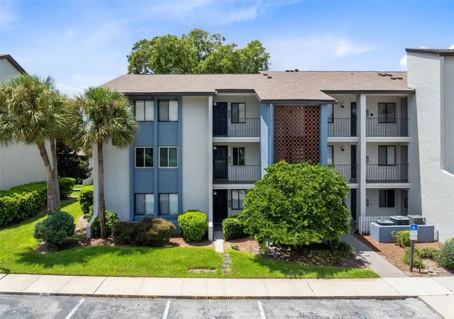 2nd image of 11 Escondido Cir #102, Altamonte Springs, FL 32701 | MLS# O6434719