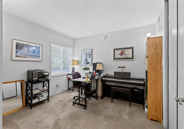 3rd image of 11 Escondido Cir, ALTAMONTE SPRINGS, FL 32701