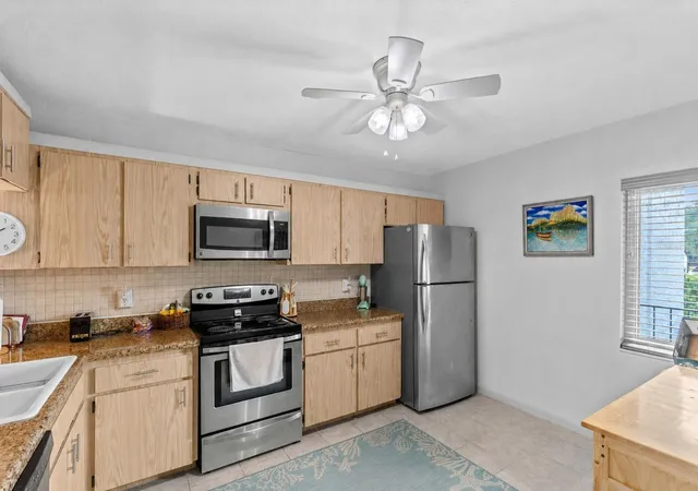4th image of 11 Escondido Cir, ALTAMONTE SPRINGS, FL 32701