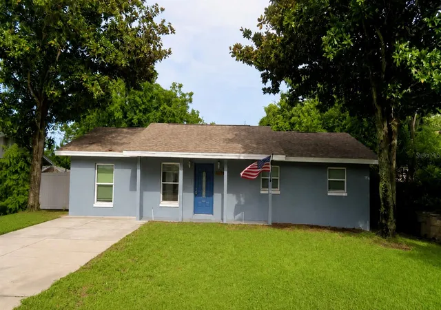 Photo 1 of Sale Pending at 32730 Blossom Ln, Leesburg, FL 34788 | MLS# O6434722 | Listing updated on 2026-09-08