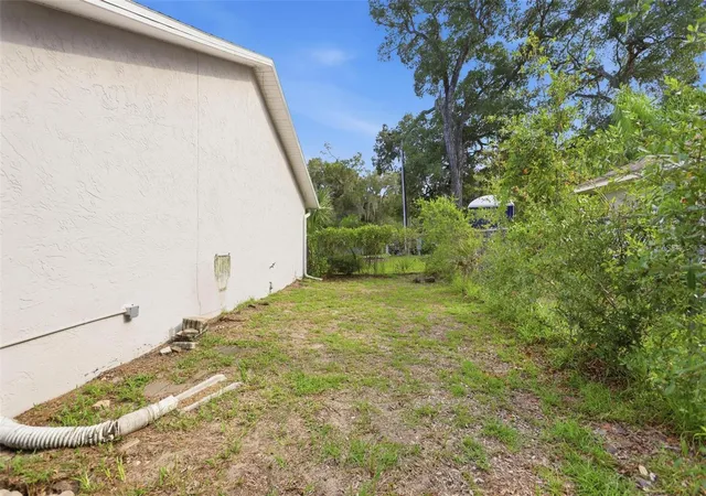 28th image of 1085 E Wisconsin Ave, Deland, FL 32724 | MLS# V4950806