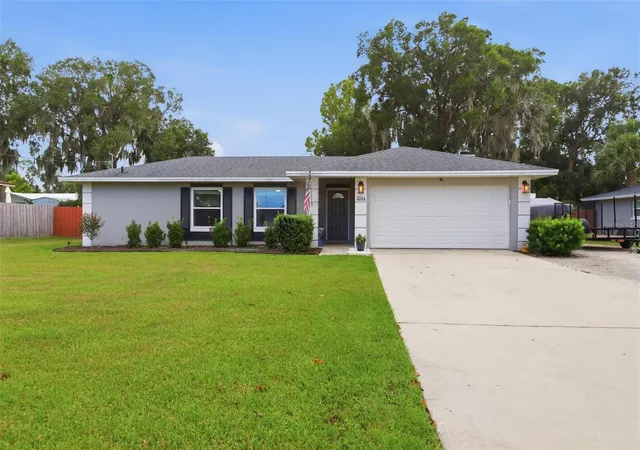 1st image of 1004 Crescent Pkwy, Deland, FL 32724 | MLS# V4950808