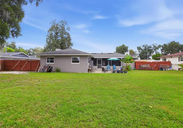 36th image of 1004 Crescent Pkwy, Deland, FL 32724 | MLS# V4950808