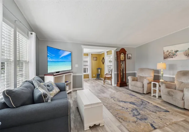 3rd image of 1001 Matthew Ave, Lady Lake, FL 32159 | MLS# G5116631