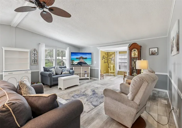 5th image of 1001 Matthew Ave, Lady Lake, FL 32159 | MLS# G5116631