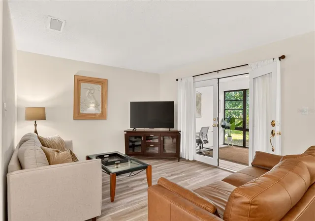 2nd image of 2842 Sw 14th Dr #103, Gainesville, FL 32608 | MLS# GC542849