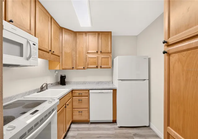 3rd image of 2842 Sw 14Th Dr #103, Gainesville, FL 32608 | MLS# GC542849