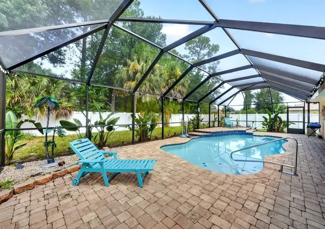 Photo 2 of Single family home for sale at 15 Pine Cedar Dr, Palm Coast, FL 32164 | MLS# V4950810 | Listing updated on 2026-10-27