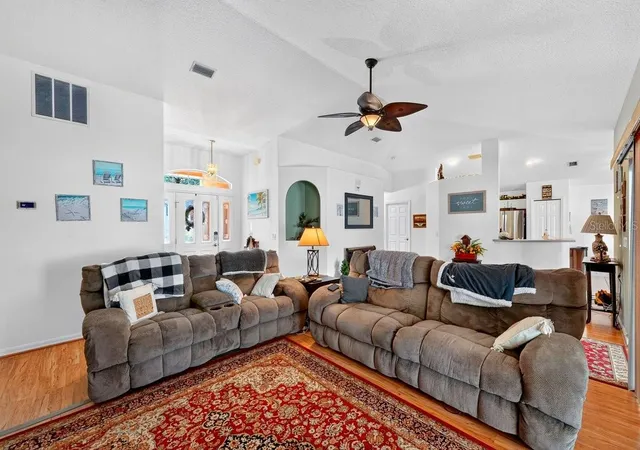 Photo 4 of Single family home for sale at 15 Pine Cedar Dr, Palm Coast, FL 32164 | MLS# V4950810 | Listing updated on 2026-10-27