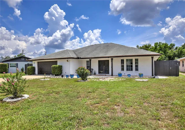 Photo 3 of Single family home for sale at 1129 Madura Dr, Deltona, FL 32725 | MLS# O6434767 | Listing updated on 2026-10-08