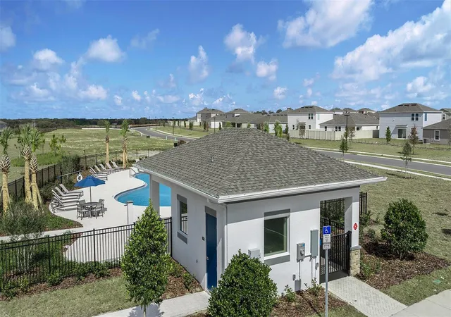 2nd image of 237 Streamwater Wy, Groveland, FL 34736 | MLS# O6434773