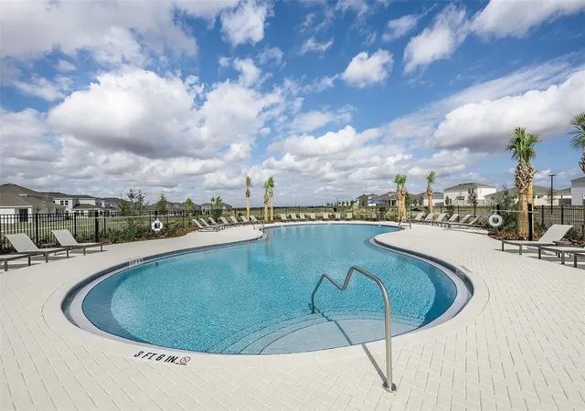 Photo 4 of Sale Pending at 237 Streamwater Way, Groveland, FL 34736 | MLS# O6434773 | Listing updated on 2026-08-24
