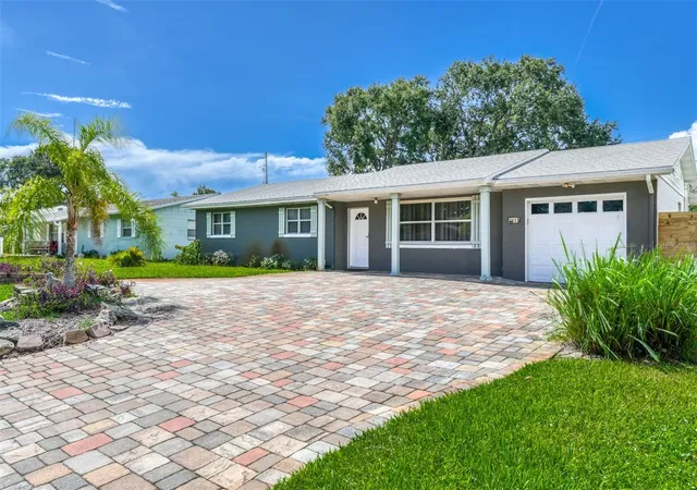 Photo 3 of Single family home for sale at 15 Sea Park Dr, Saint Augustine, FL 32080 | MLS# FC320796 | Listing updated on 2026-10-02