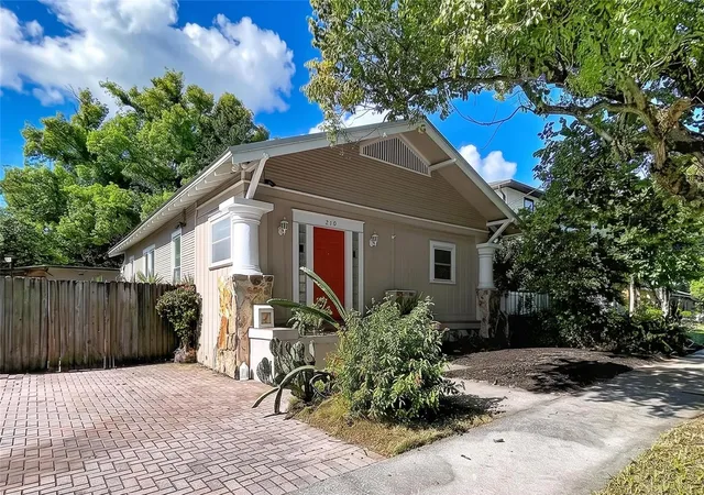 2nd image of 210 W Floribraska Ave, Tampa, FL 33603 | MLS# TB8540322