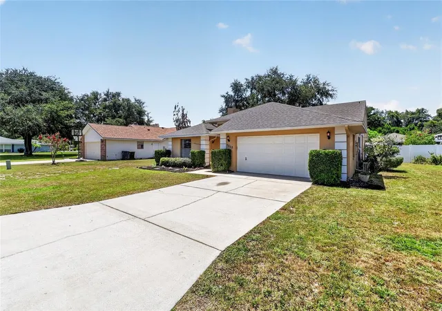 2nd image of 1202 Valencia Ln, Auburndale, FL 33823 | MLS# TB8540326