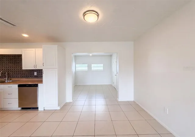 5th image of 124 San Benito Ave, North Port, FL 34287 | MLS# O6434805