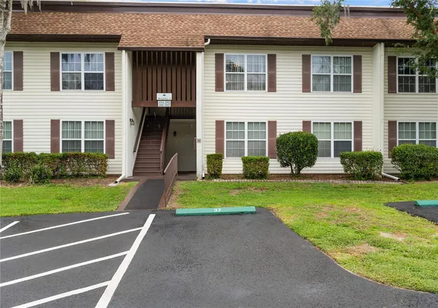 3rd image of 2400 Forest Dr #252, Inverness, FL 34453 | MLS# W7888726