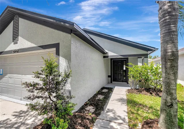 4th image of 31107 Tagus Loop, Wesley Chapel, FL 33545 | MLS# TB8540356