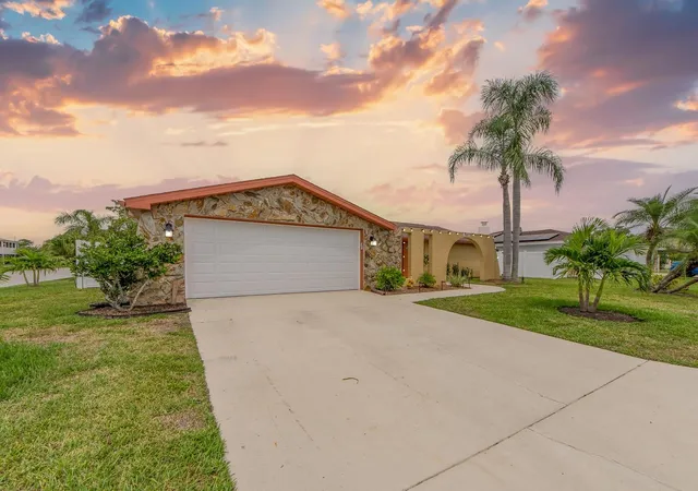 Photo 3 of Single family home for sale at 9811 San Mateo Way, Port Richey, FL 34668 | MLS# TB8540389 | Listing updated on 2026-08-20