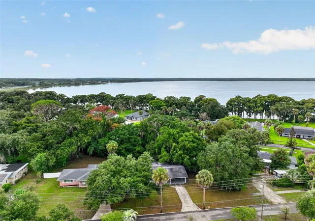 2nd image of 1305 Orange Ave, Tavares, FL 32778 | MLS# O6434860