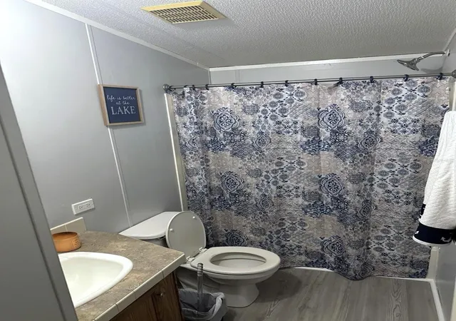 Photo 11 of Manufactured home for sale at 172 E Cowpen Lake Point Rd, Hawthorne, FL 32640 | MLS# GC542861 | Listing updated on 2026-08-31
